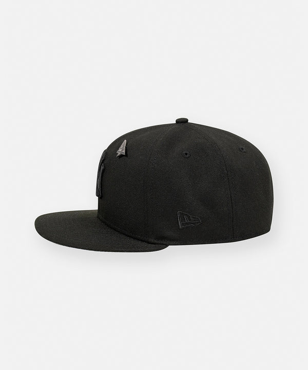 New York Yankees x Paper Planes Blackout 9FIFTY Snapback Hat